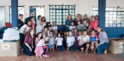 Alunos de Contábeis doam agasalhos para CEI