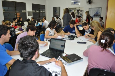 Projeto de leitura envolve alunos de todos os cursos da UESPAR