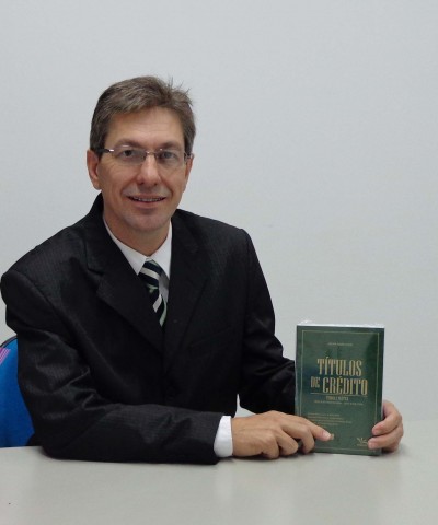 Professores da Uespar publicam livros 