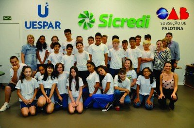 Uespar/ Facitec e OAB encerram projeto “Semeando Cidadania” com palestra na Sicredi