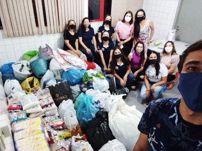 Acadêmico Solidário arrecada 800 kg de alimentos e itens de vestuário