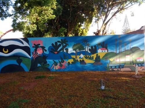 Alunas transformam paredão de escola em Terra Roxa em obra de arte